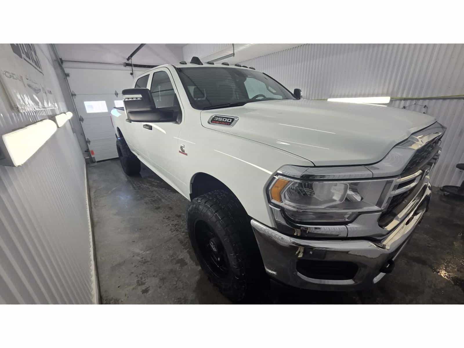 2024 RAM 3500 Tradesman - Image 4