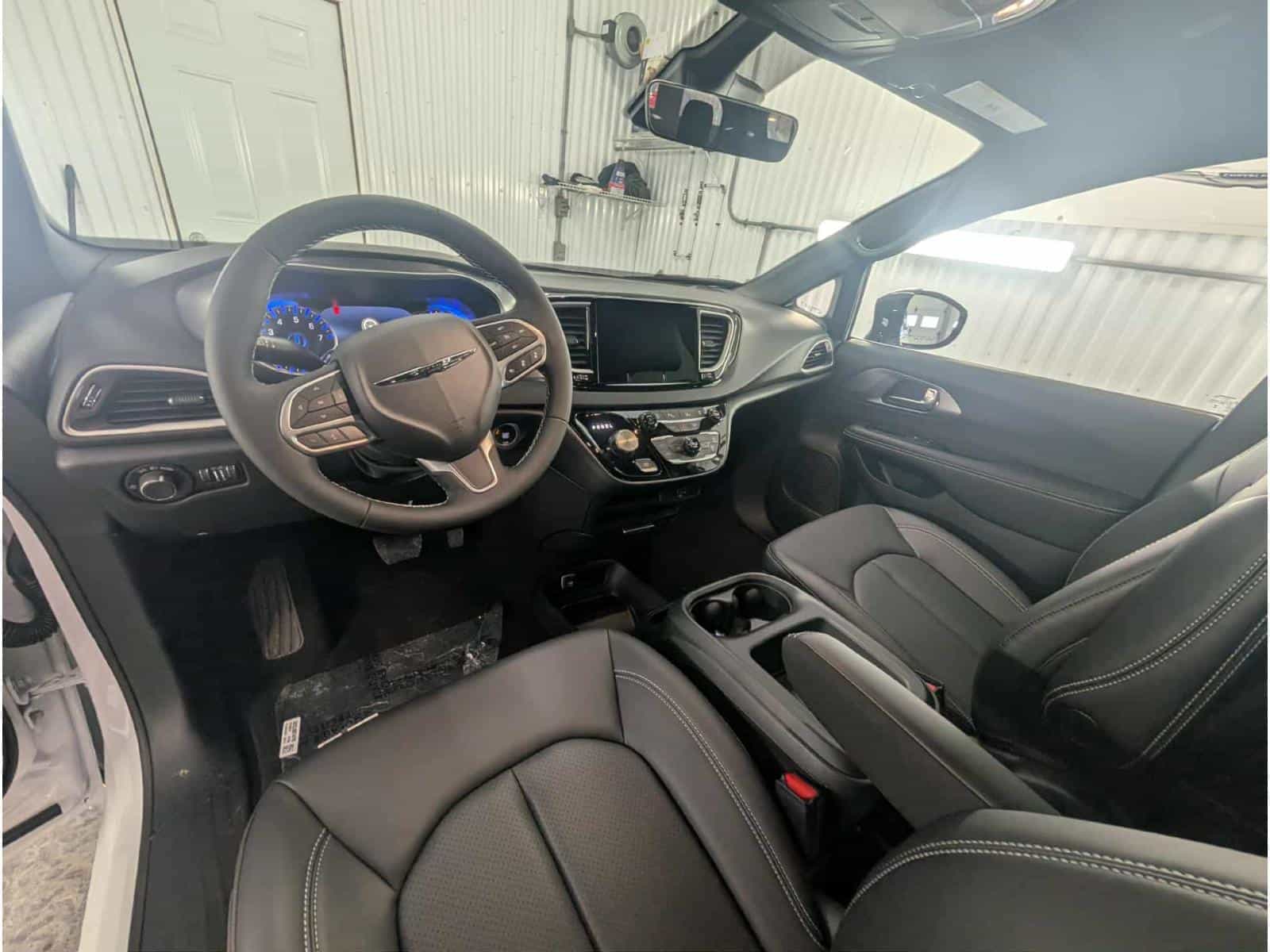 2026 Chrysler Grand Caravan SXT - Image 6