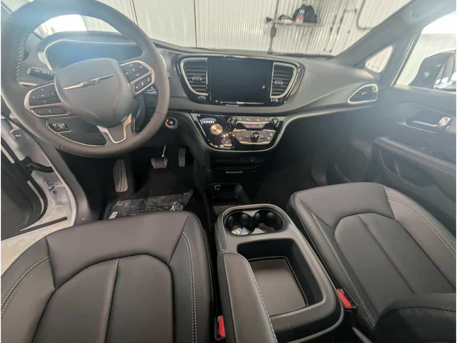 2026 Chrysler Grand Caravan SXT - Image 7