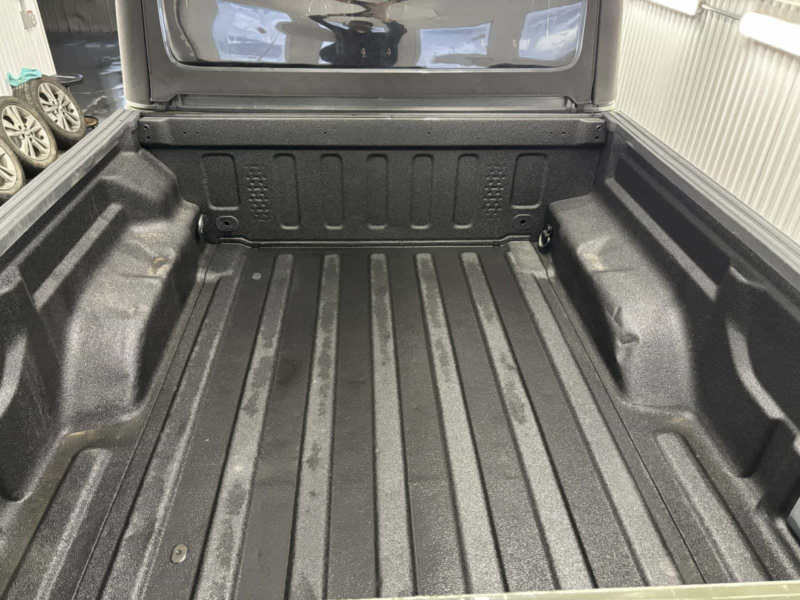 2022 Jeep Gladiator Willy's - Image 17