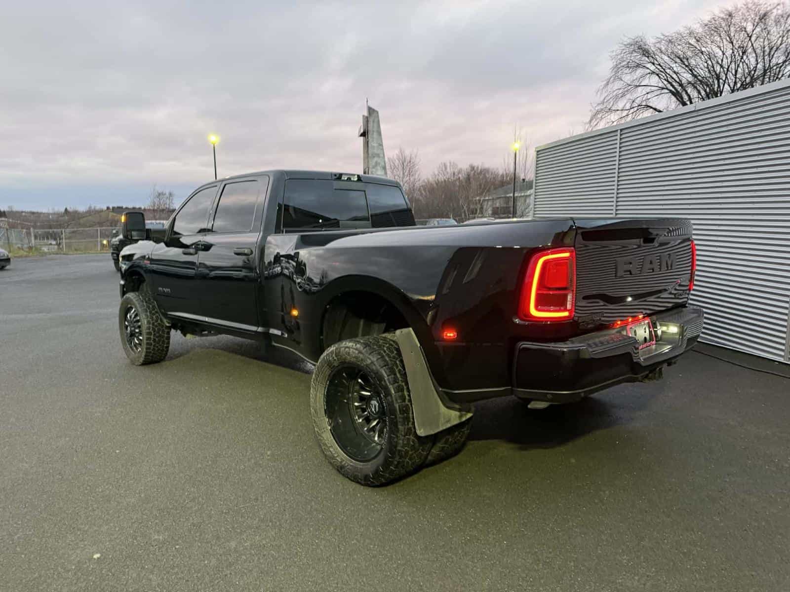 2025 RAM 3500 Big Horn - Image 3