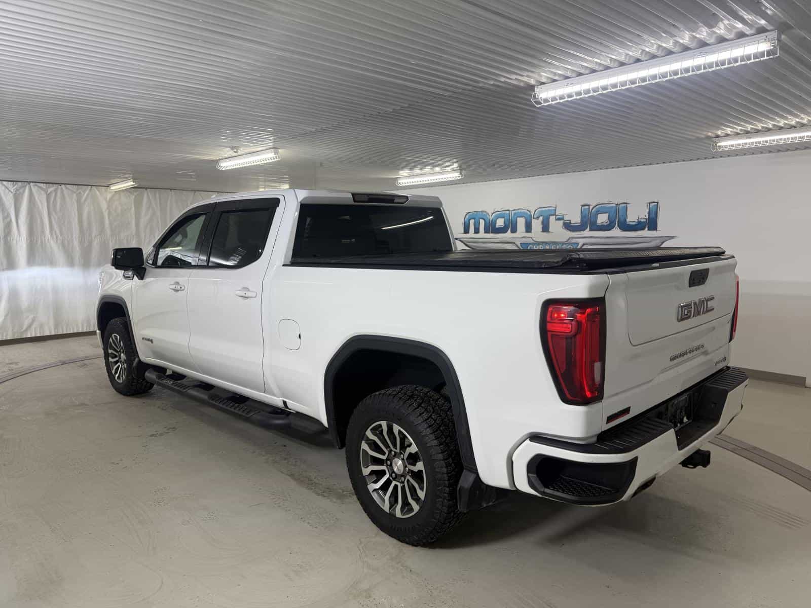 2022 GMC Sierra AT4 - Image 3