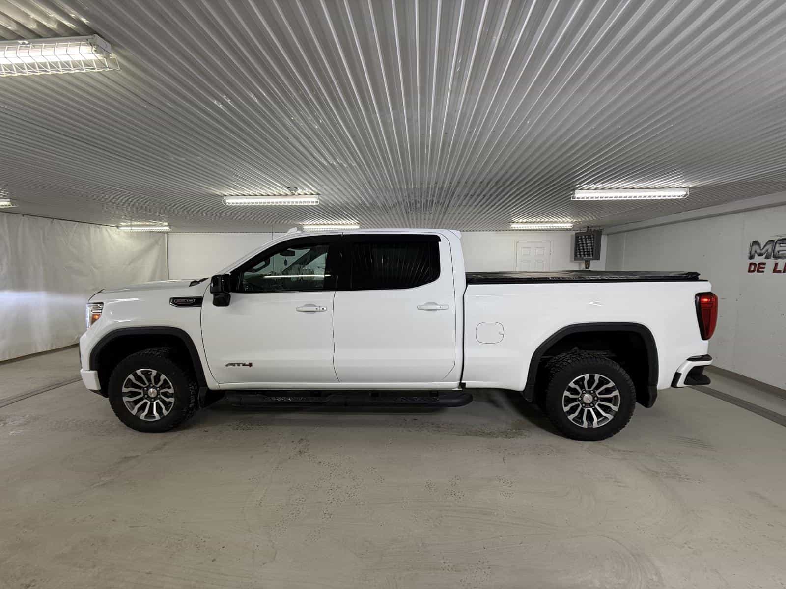 2022 GMC Sierra AT4 - Image 2