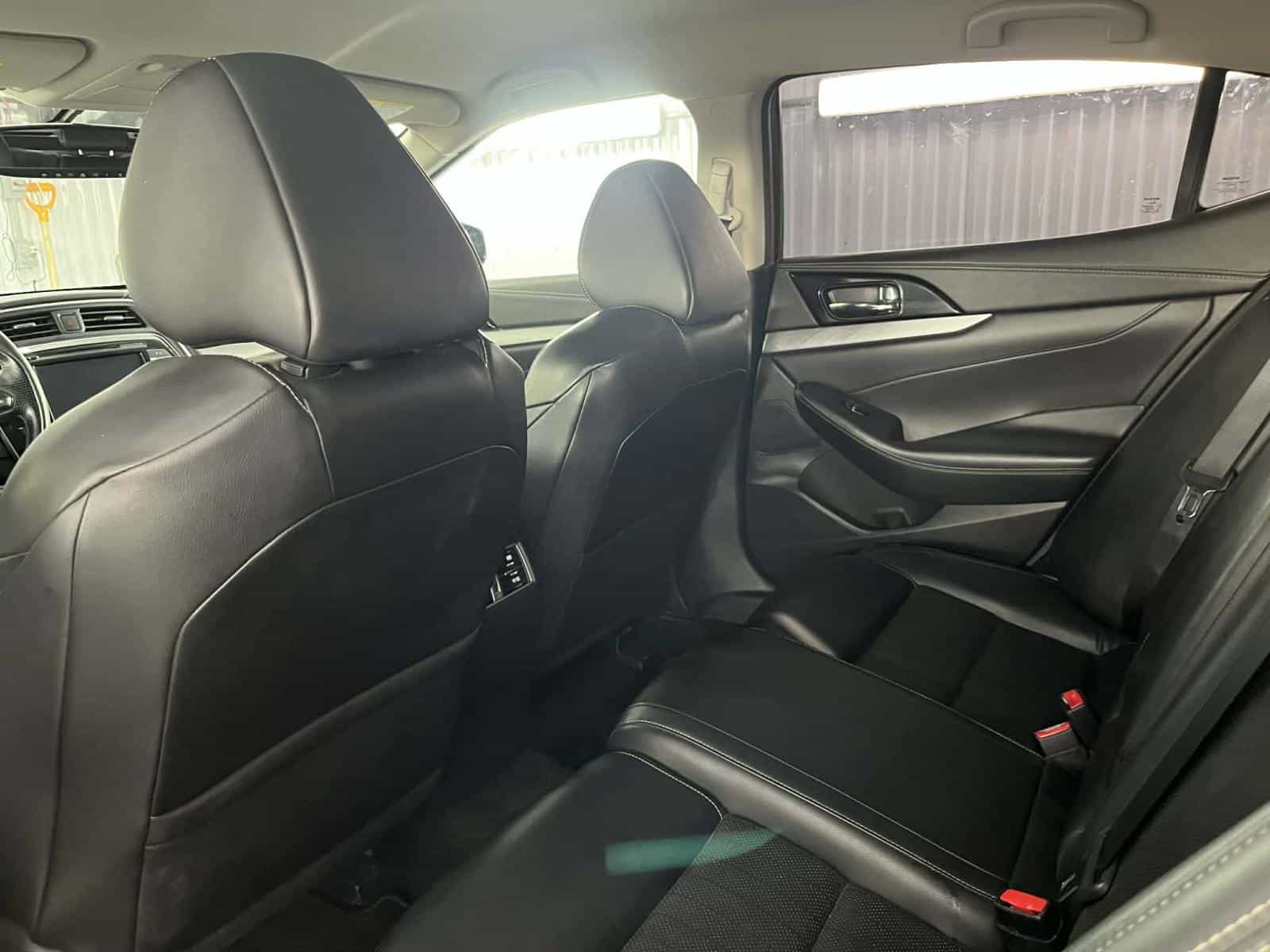 2017 Nissan Maxima Platinum - Image 11