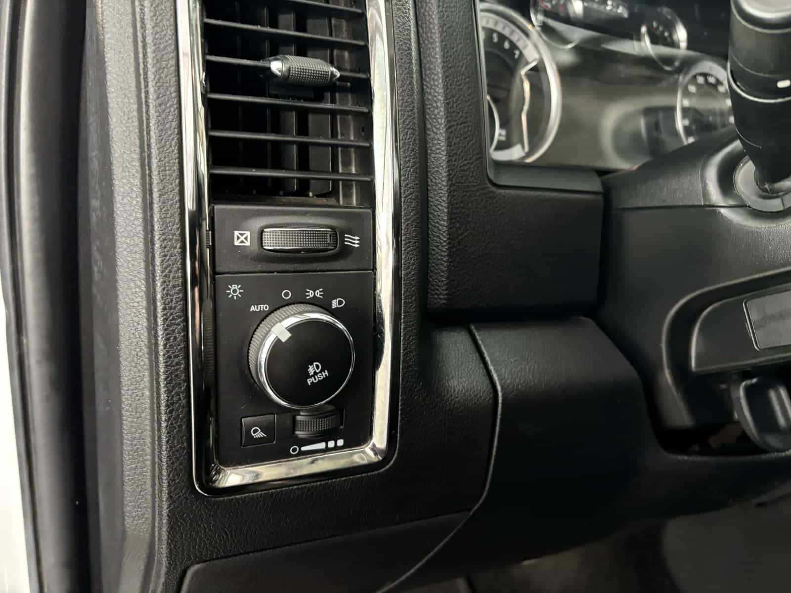 2017 RAM 1500 Sport - Image 12