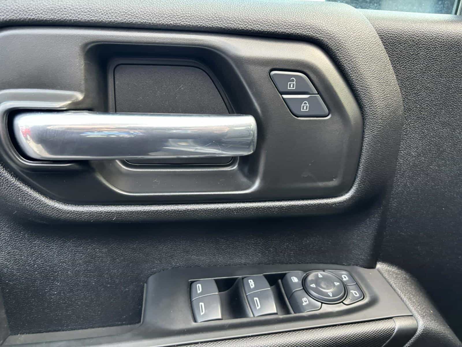 2024 Chevrolet Silverado Custom - Image 9