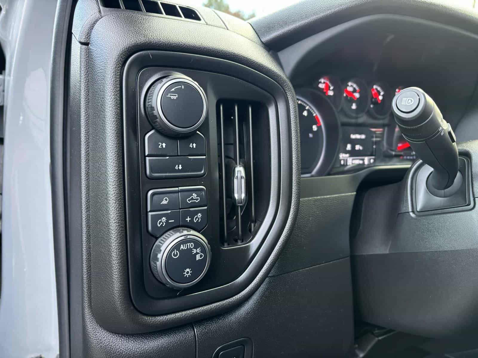 2024 Chevrolet Silverado Custom - Image 7