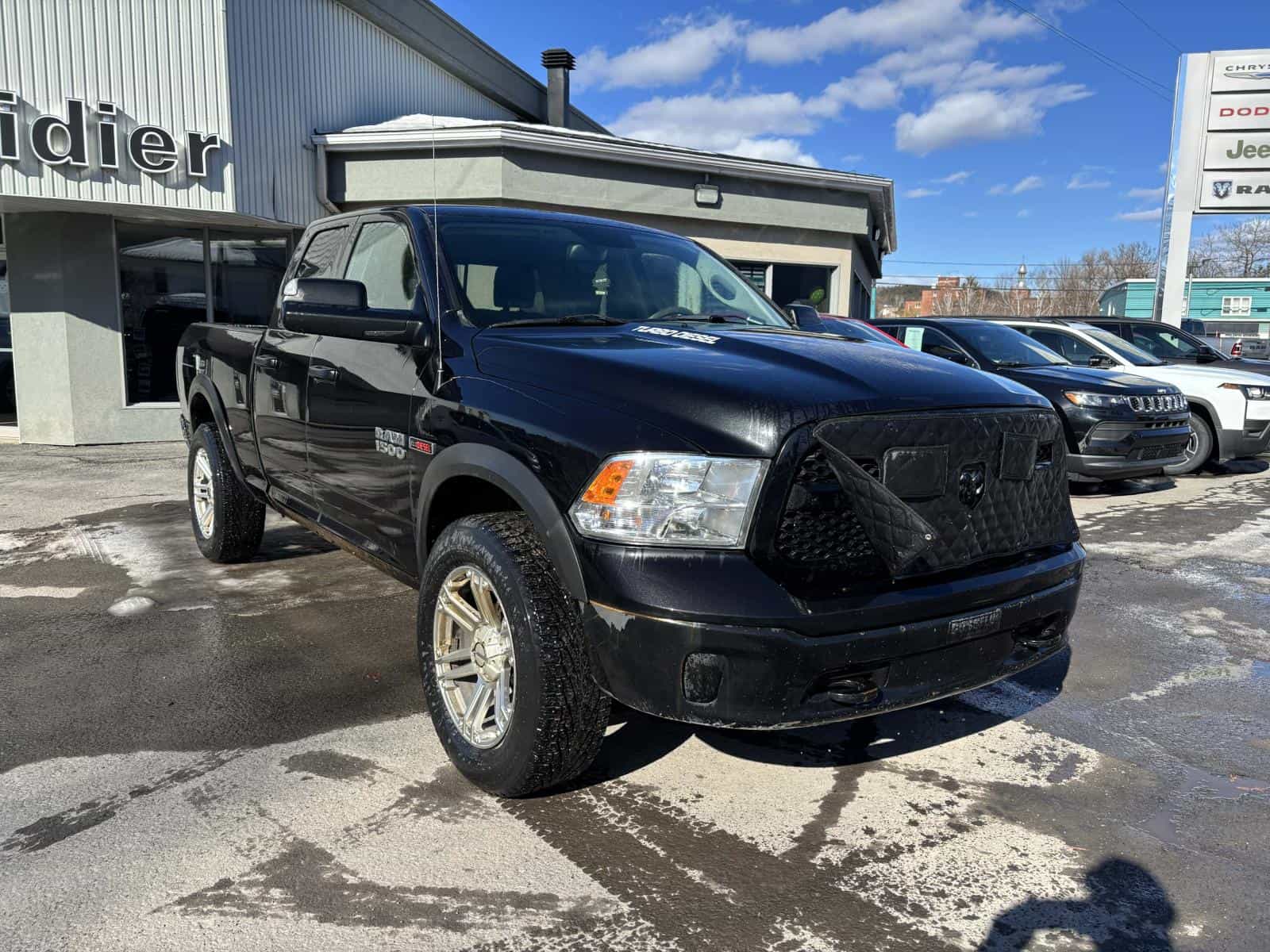 2015 RAM 1500 SLT - Image 2