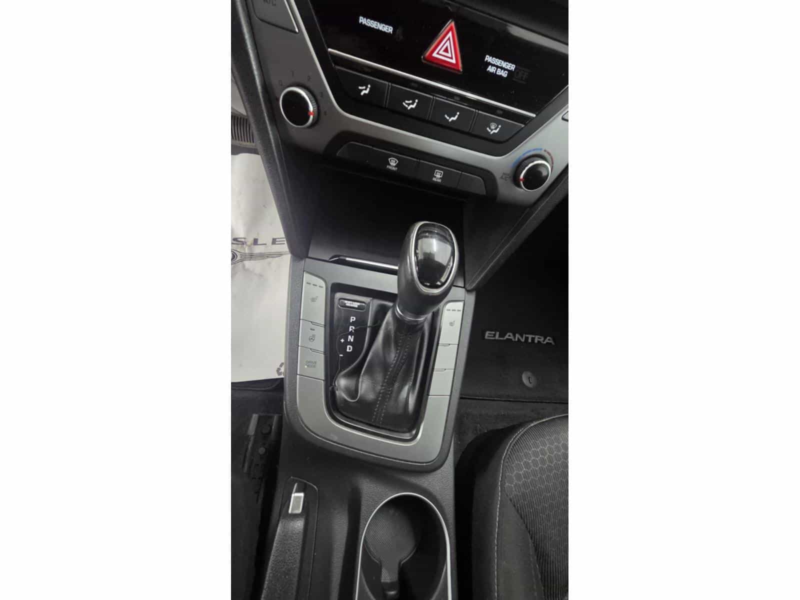 2017 Hyundai Elentra - Image 8