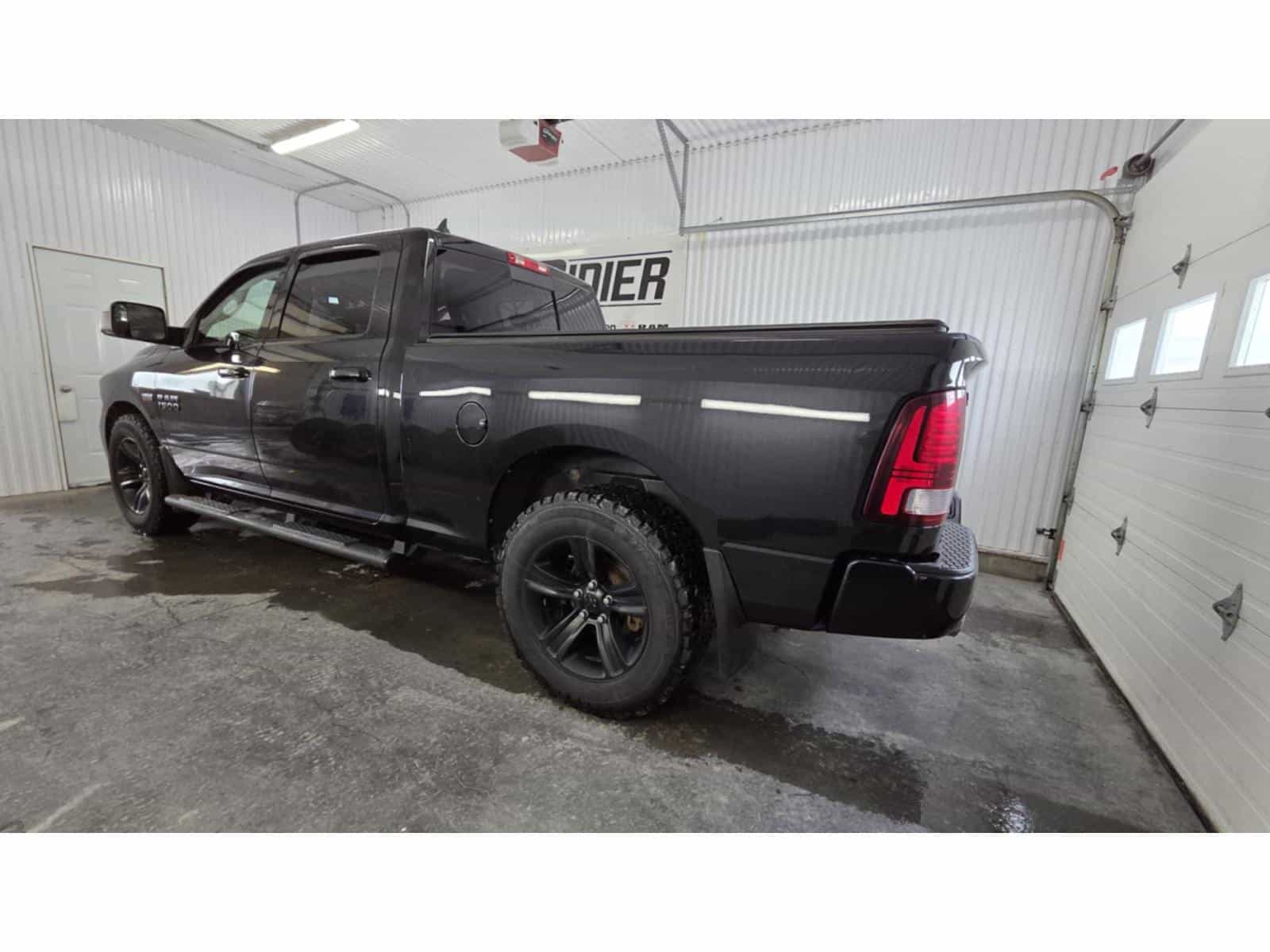 2018 RAM 1500 Sport - Image 2