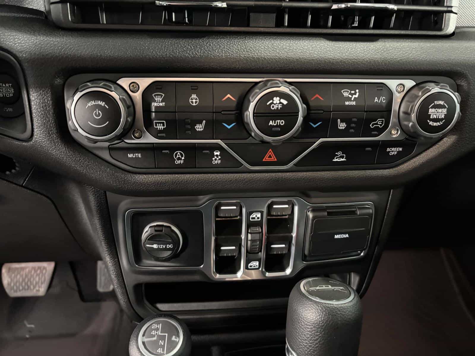 Image 10 Jeep Gladiator NightHawk 2025