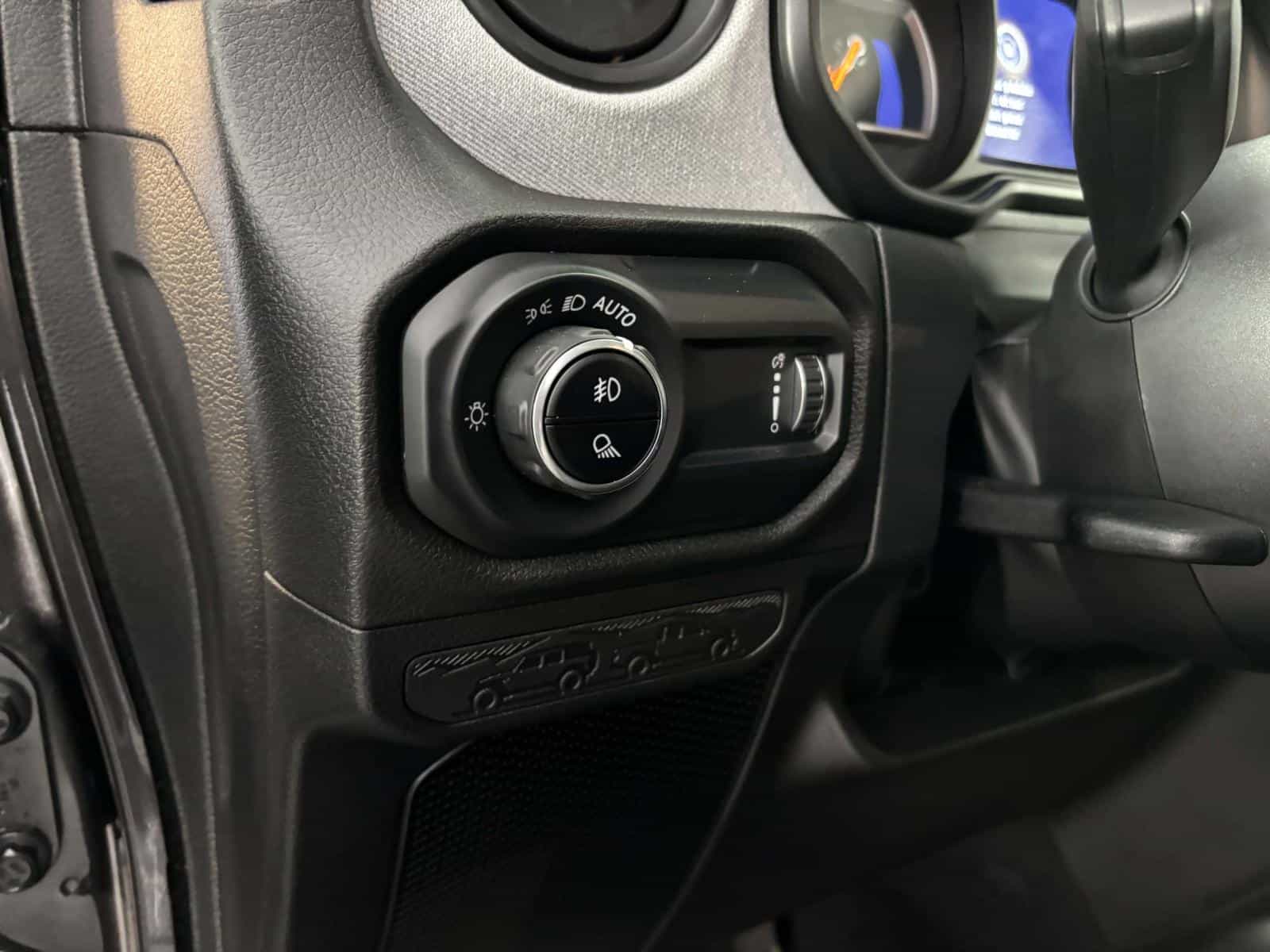 Image 13 Jeep Gladiator NightHawk 2025