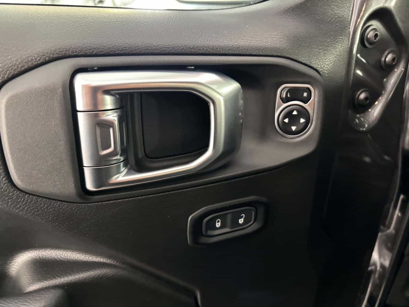 Image 15 Jeep Gladiator NightHawk 2025