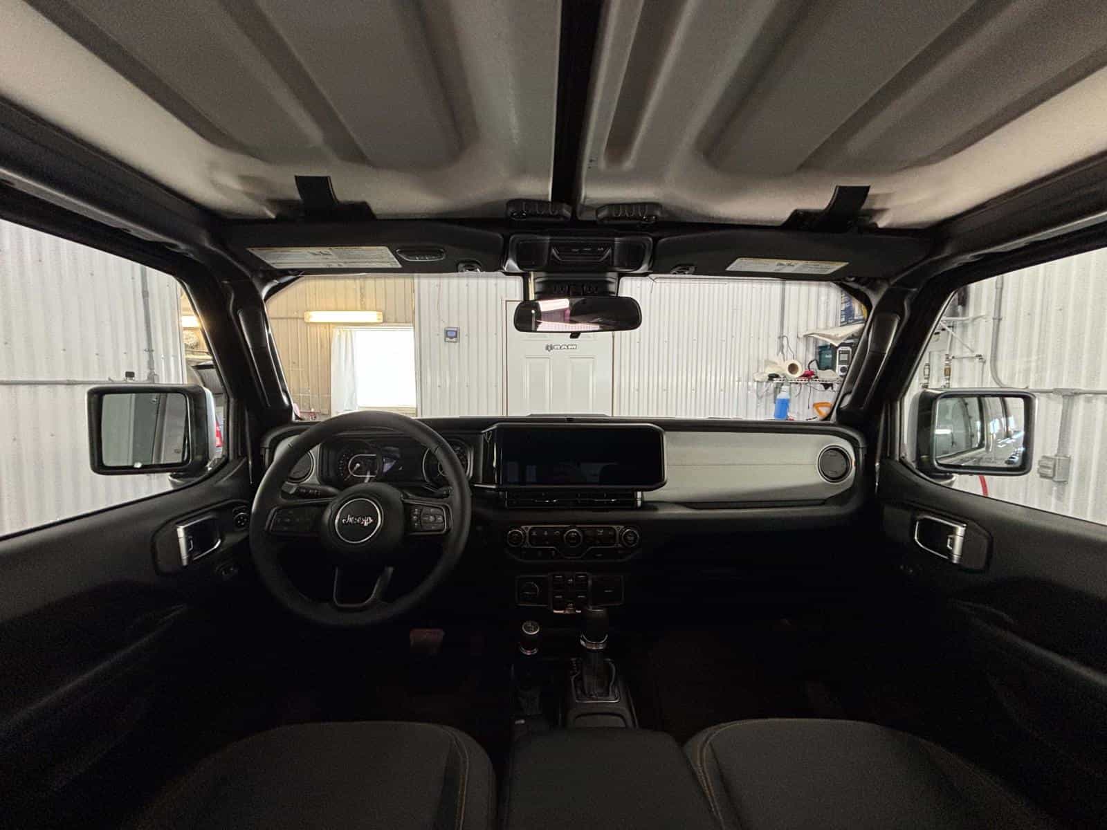 Image 16 Jeep Gladiator NightHawk 2025