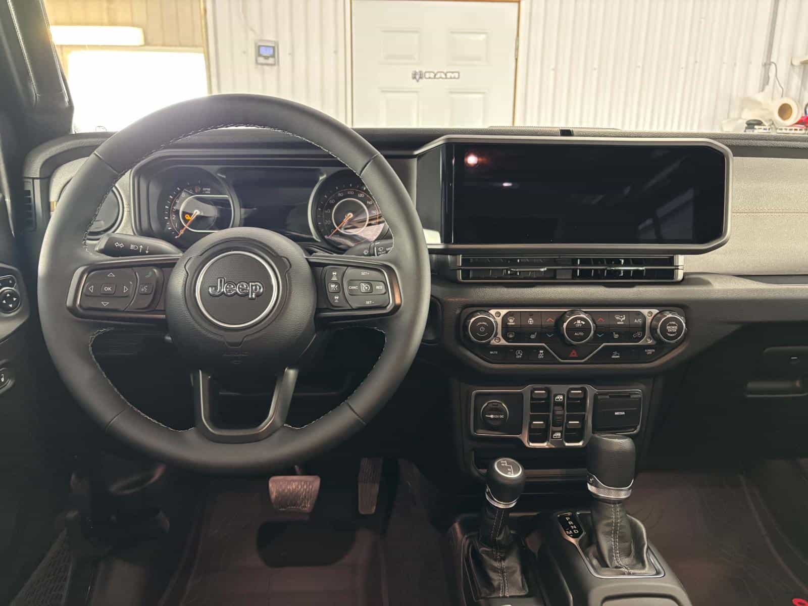 Image 7 Jeep Gladiator NightHawk 2025