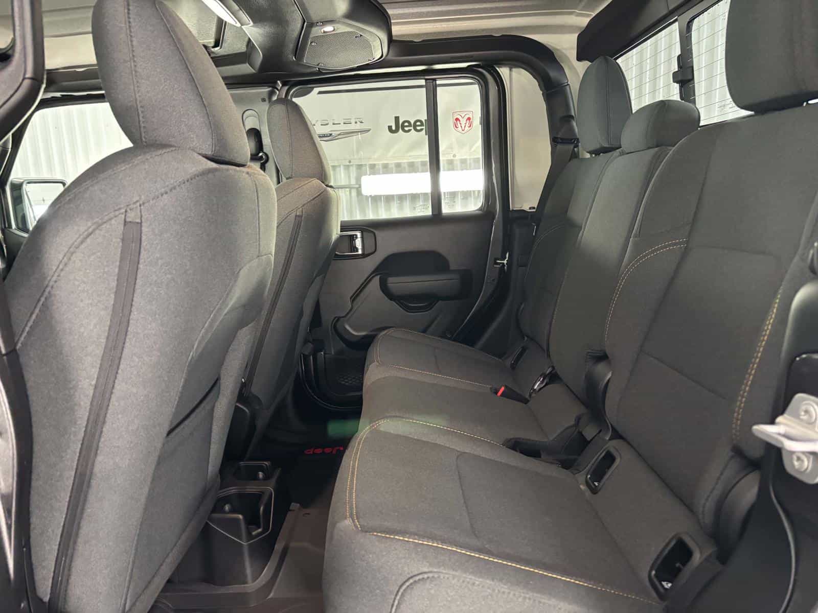 Image 17 Jeep Gladiator NightHawk 2025