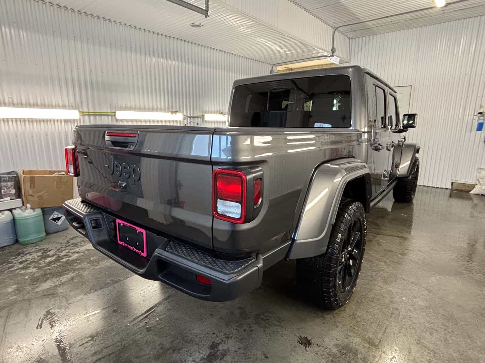 Image 3 Jeep Gladiator NightHawk 2025