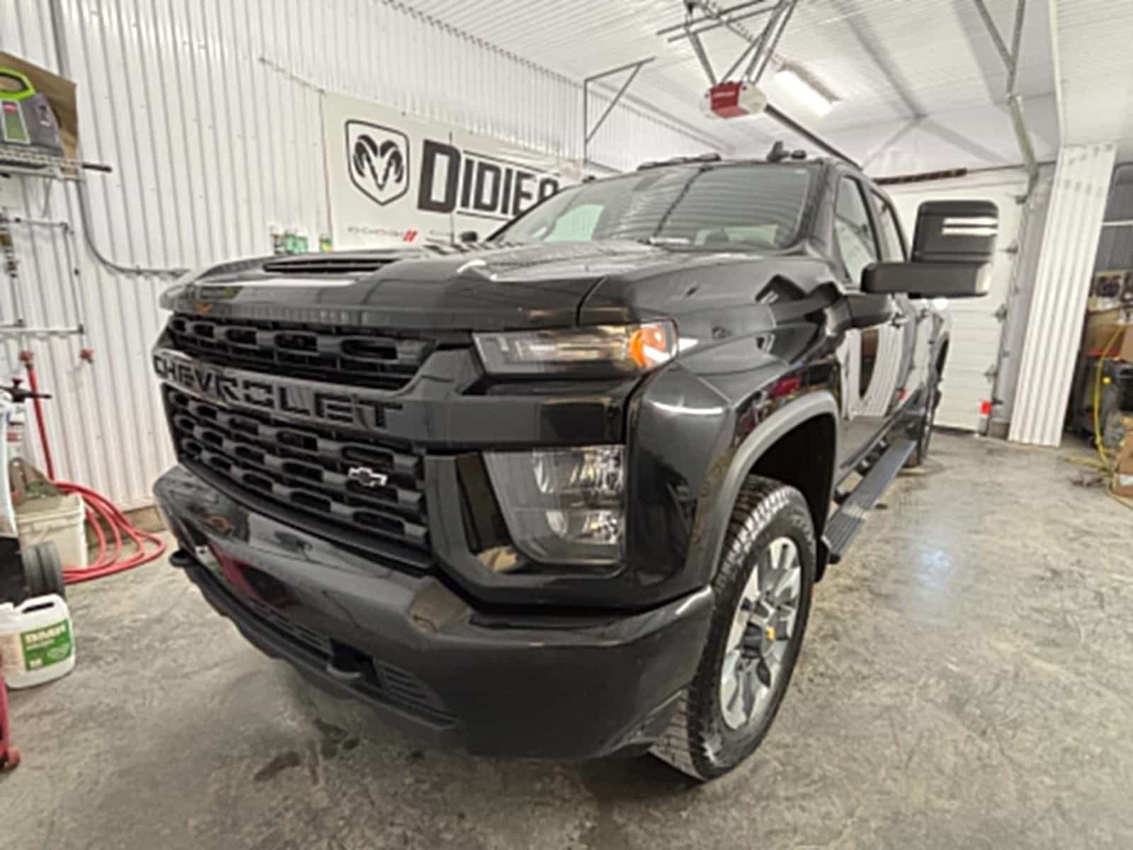 Image 1 Chevrolet Silverado Custom 2023