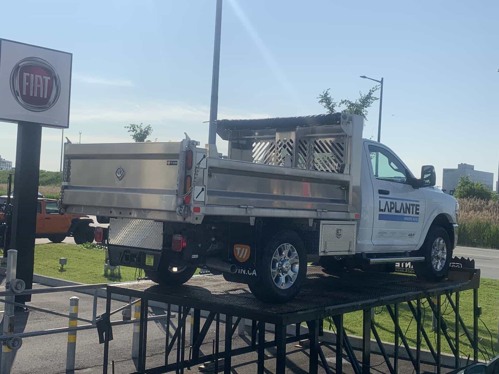 2024 RAM Chassis Cab 3500 Tradesman - Image 2