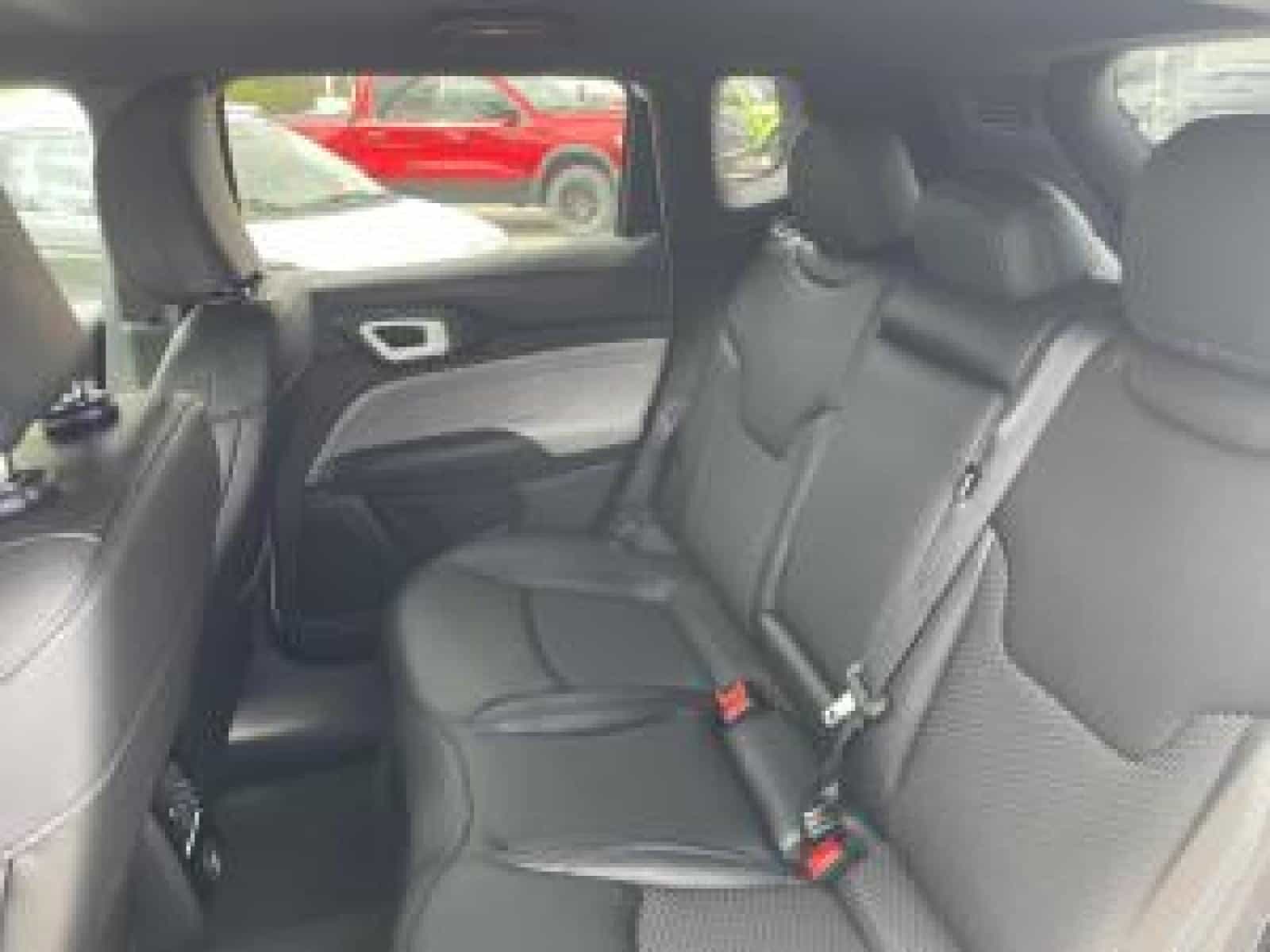 Image 8 Jeep Compass North 2025