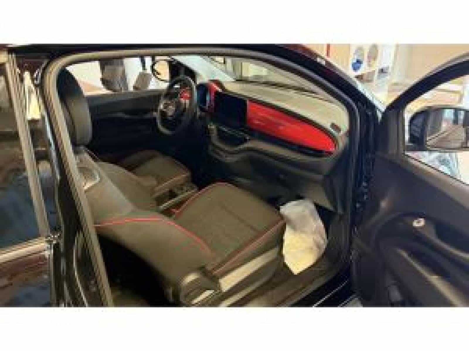 Image 6 Fiat All-New 500e BEV Code d Ensemble clair 21C La Prima 2025