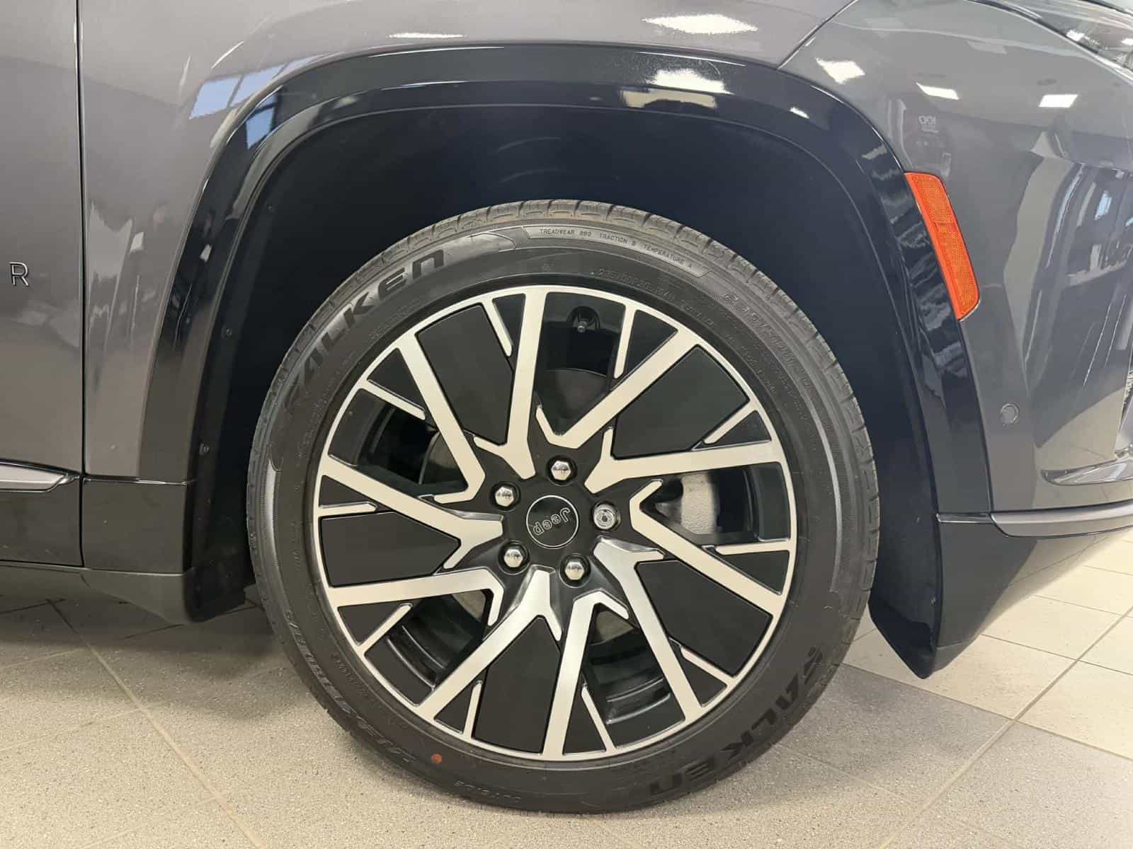 Image 5 Jeep Wagoneer S Code d Ensemble clair 25S Limited 2025