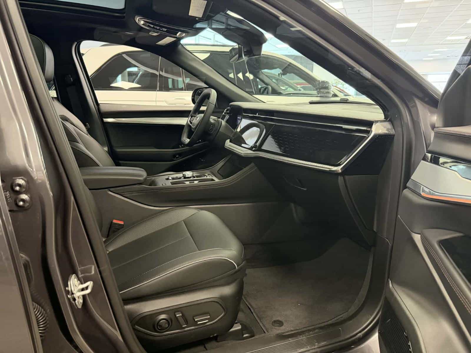 Image 7 Jeep Wagoneer S Code d Ensemble clair 25S Limited 2025