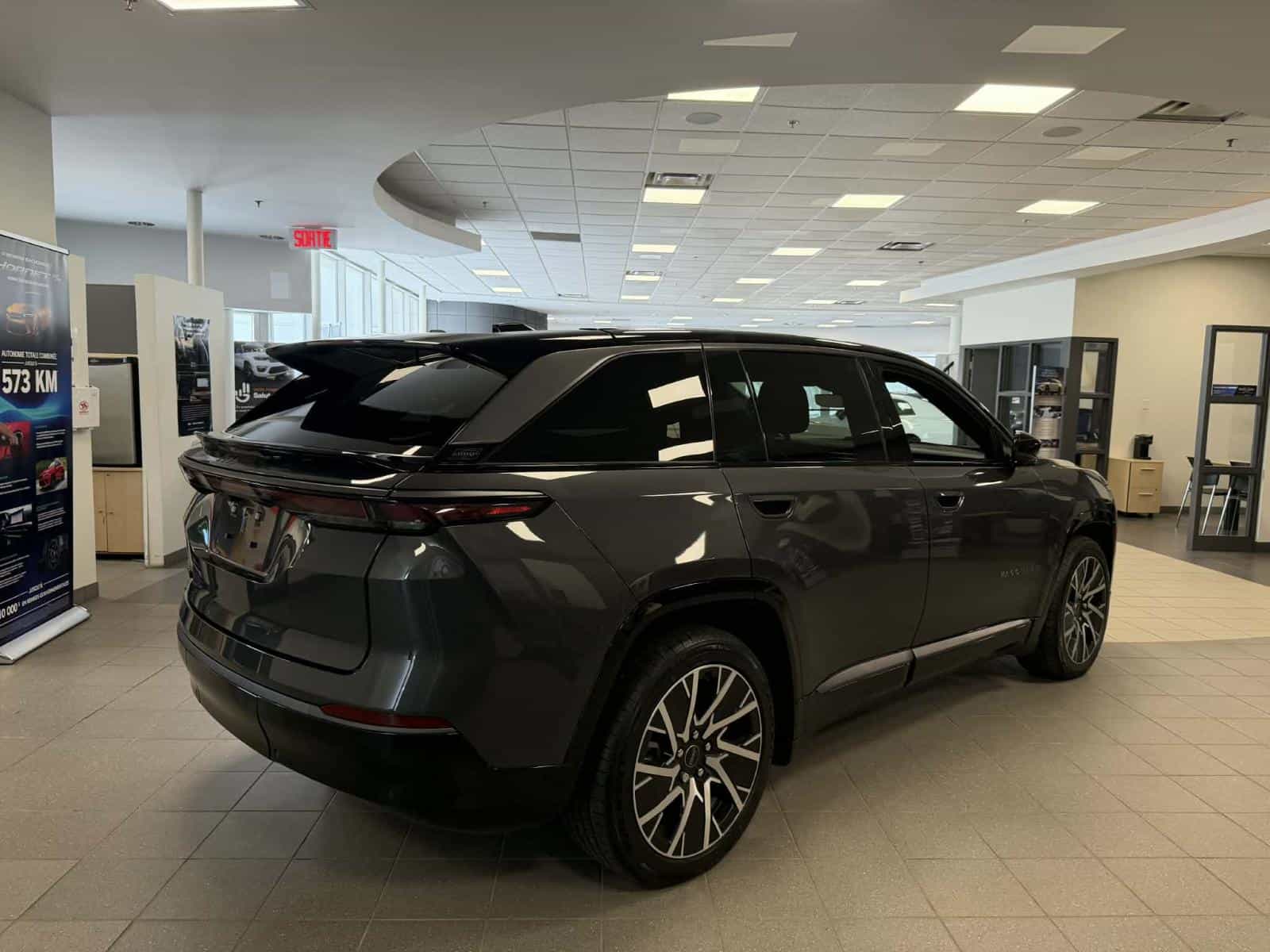 Image 4 Jeep Wagoneer S Code d Ensemble clair 25S Limited 2025