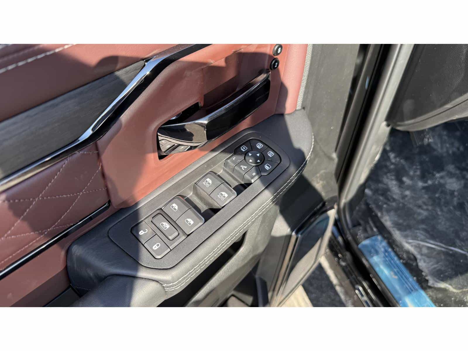 2025 RAM 2500 Limited - Image 8