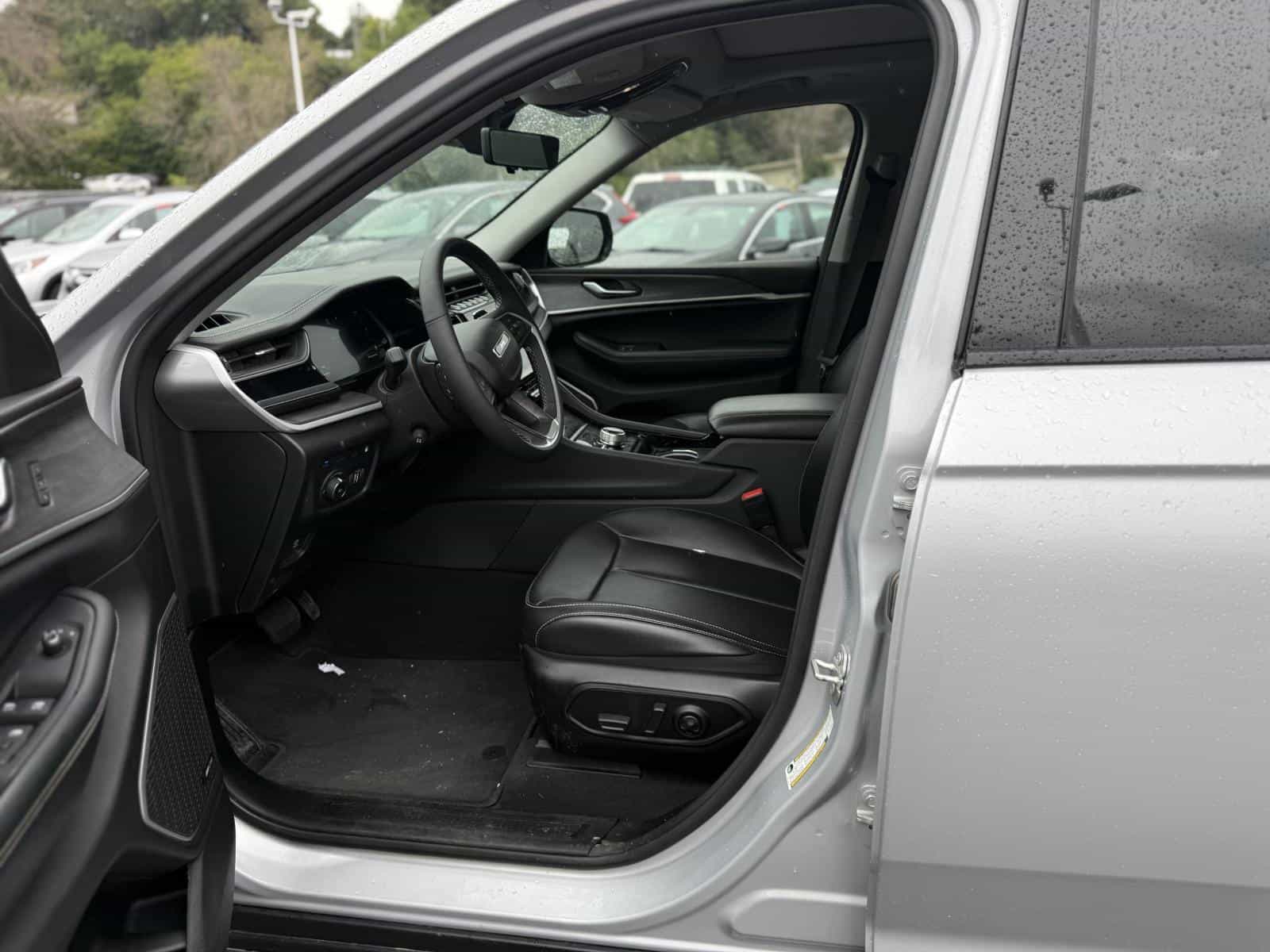 2023 Jeep Grand Cherokee Limited 4Xe Base 4XE - Image 17