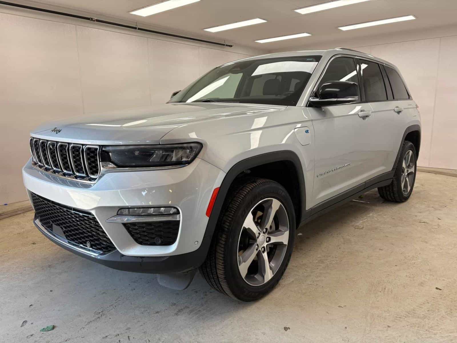 2023 Jeep Grand Cherokee Base 4XE - Image 1
