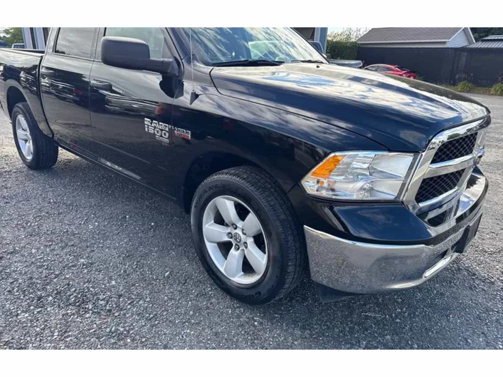 2023 RAM 1500 CLASSIC SLT SLT - Image 2