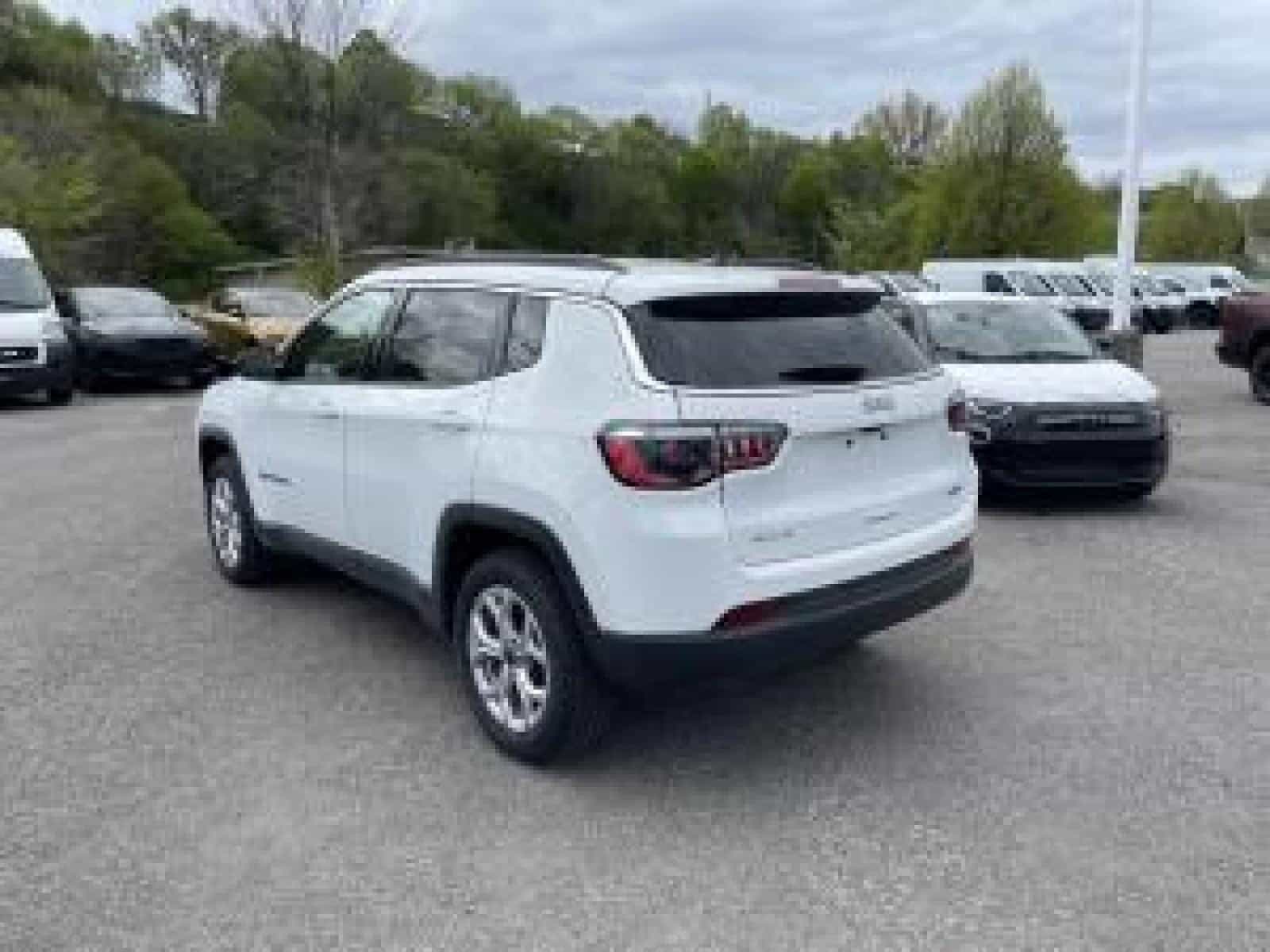 Image 5 Jeep Compass North 2026