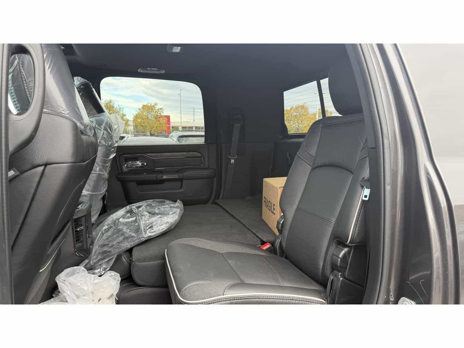 Image 12 RAM 2500 Limited 2026