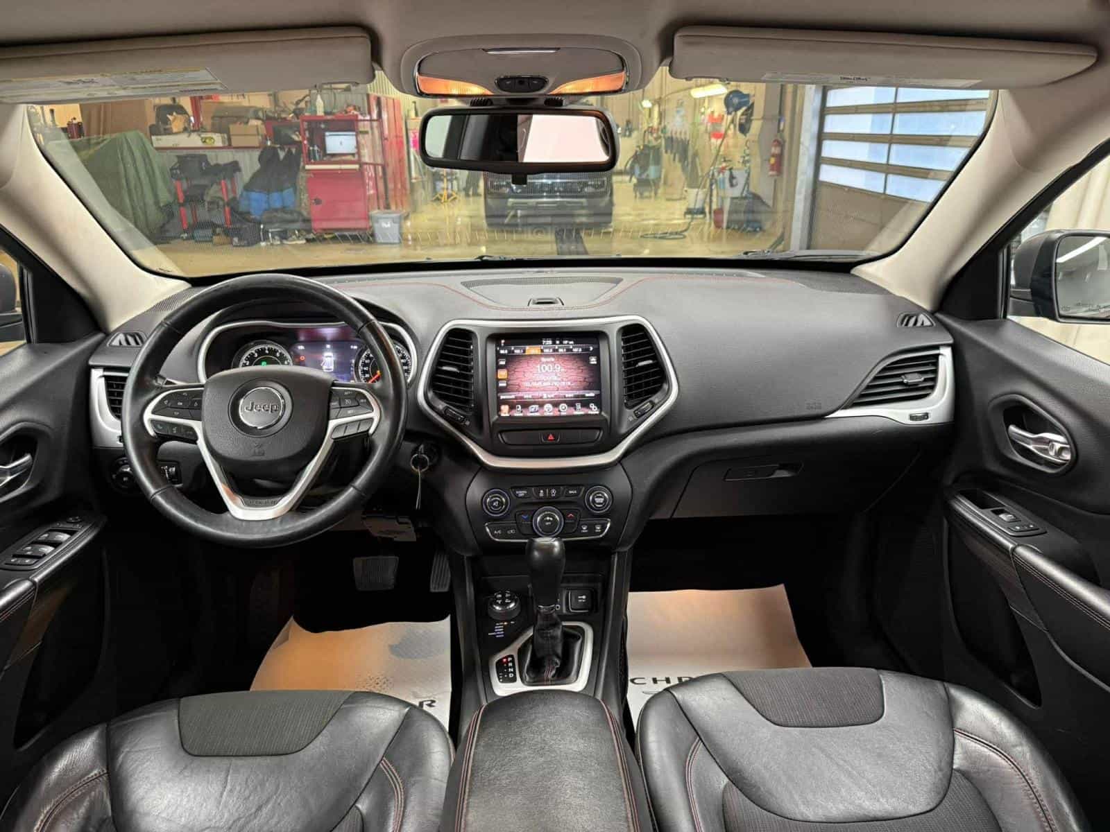 2015 Jeep Cherokee Trailhawk - Image 10