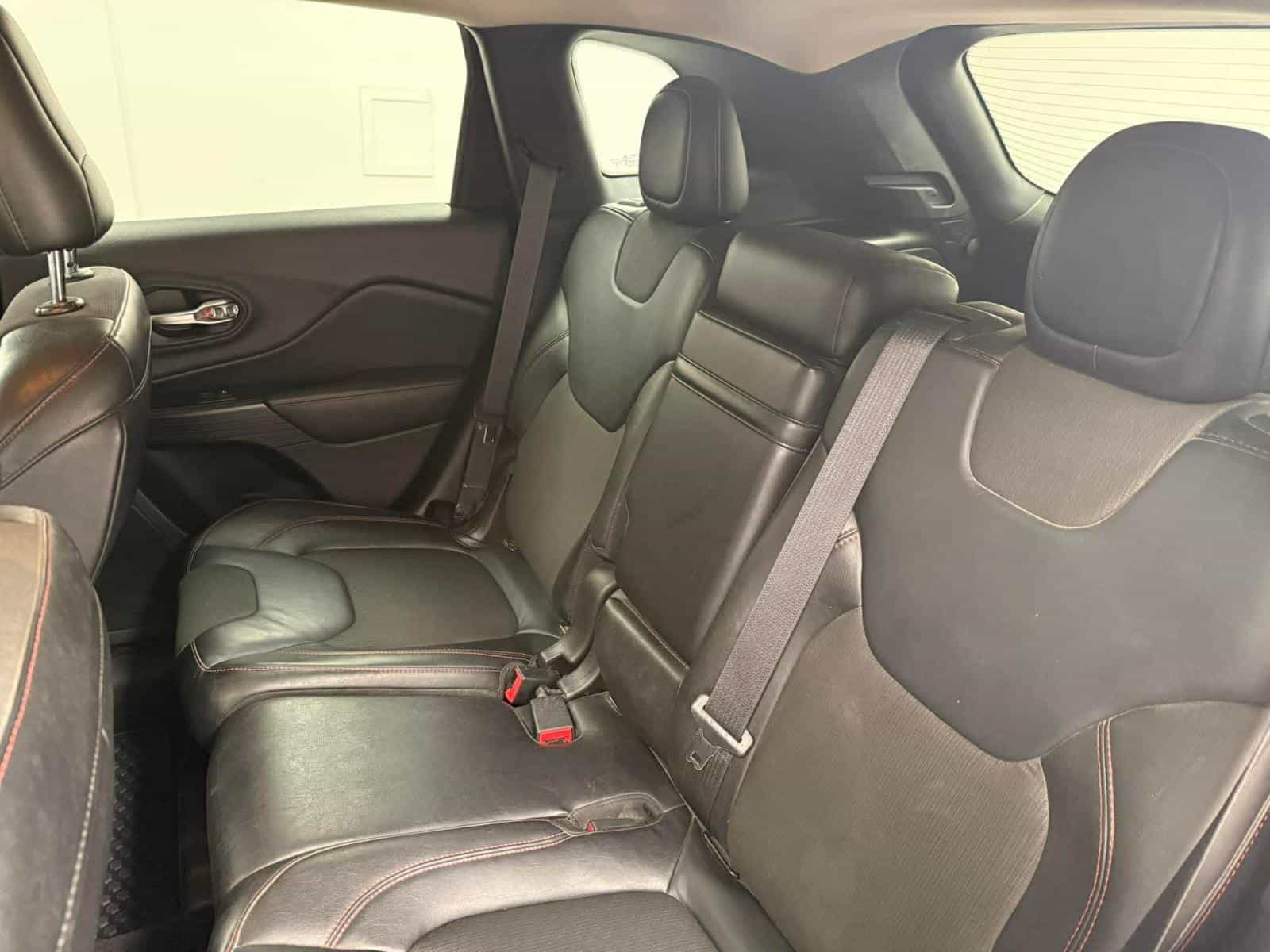 2015 Jeep Cherokee Trailhawk - Image 9