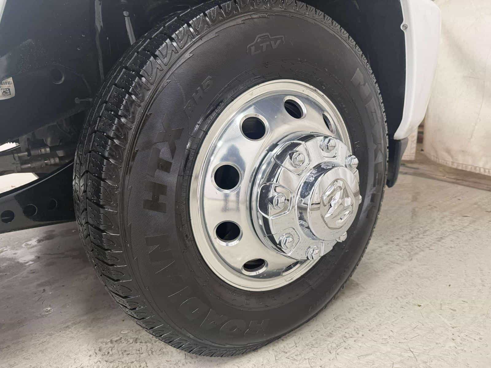 2024 RAM 3500 Big Horn Big Horn - Image 6