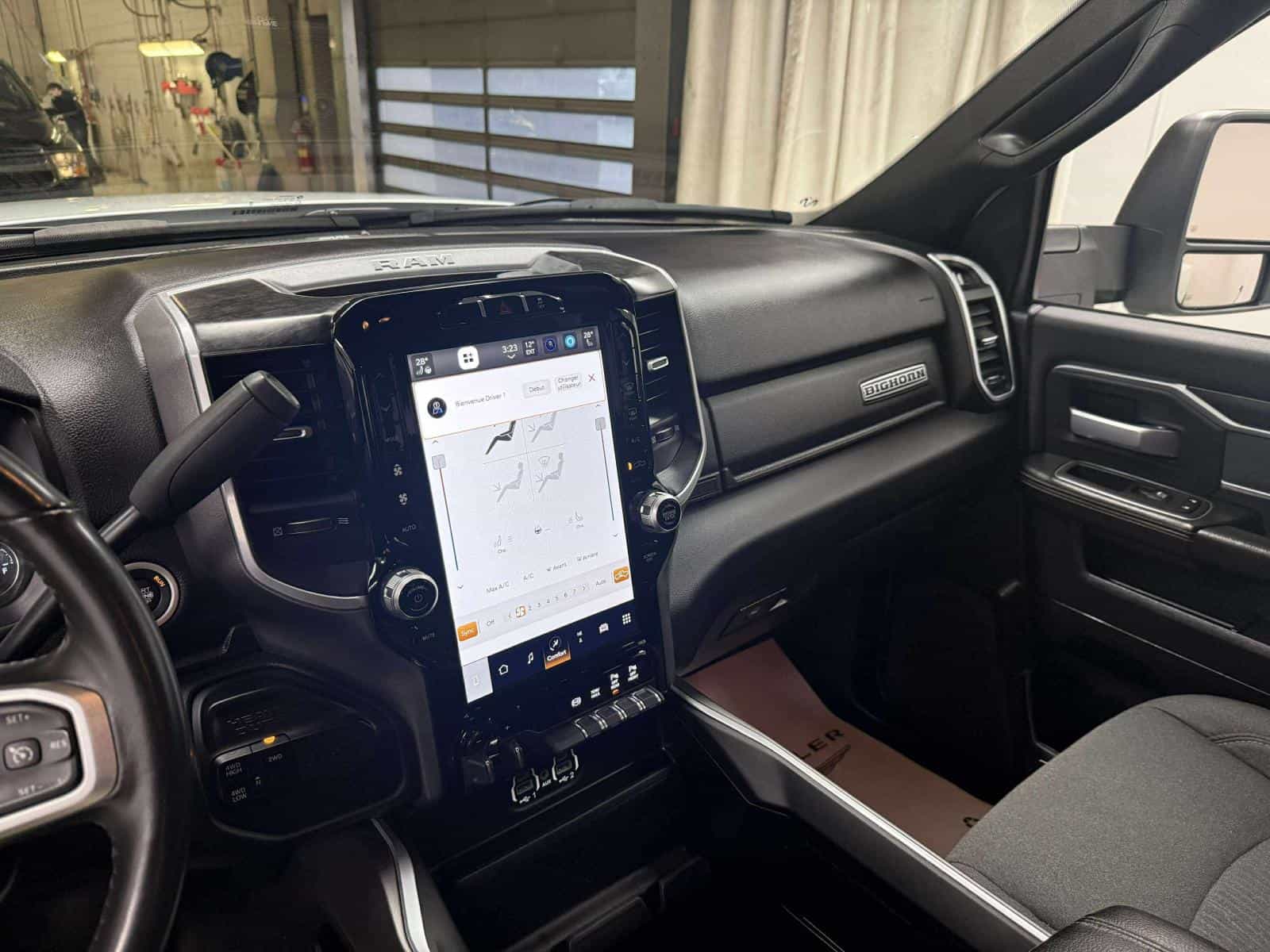 2024 RAM 3500 Big Horn - Image 12