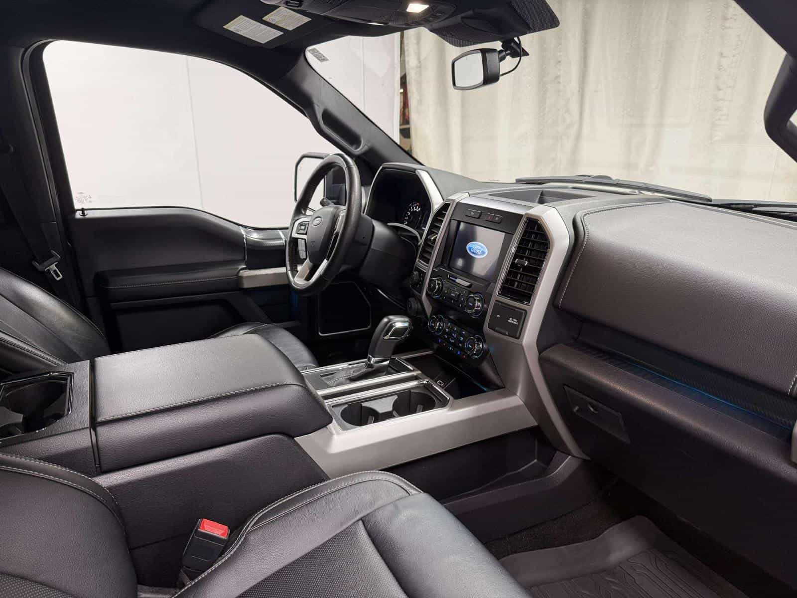 2019 Ford F150 SUPERCREW Lariat - Image 10