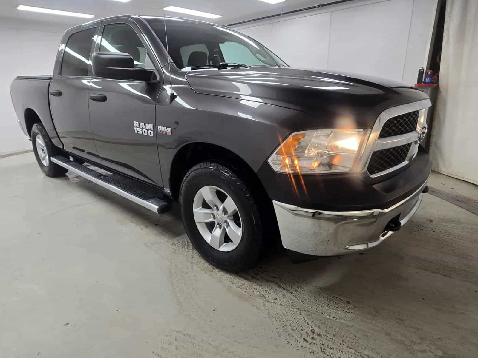 2017 RAM 1500 ST SXT - Image 3