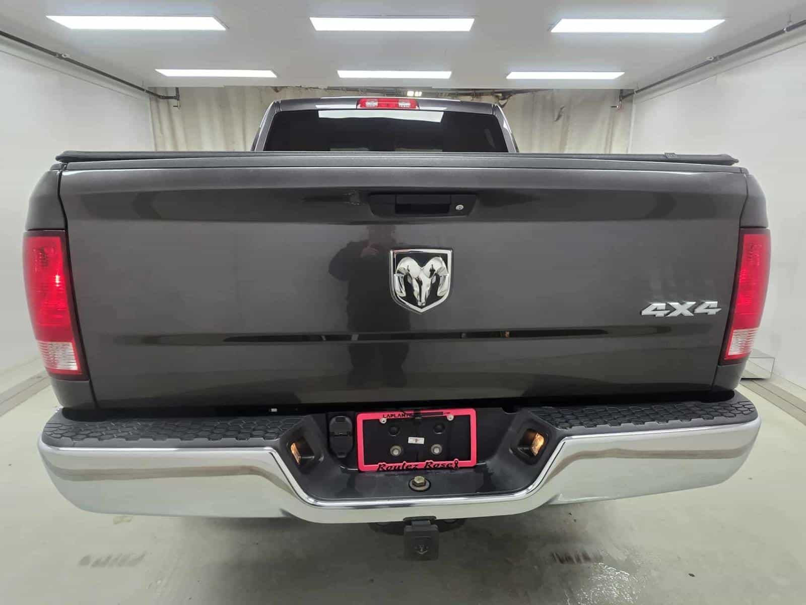 2017 RAM 1500 SXT - Image 5