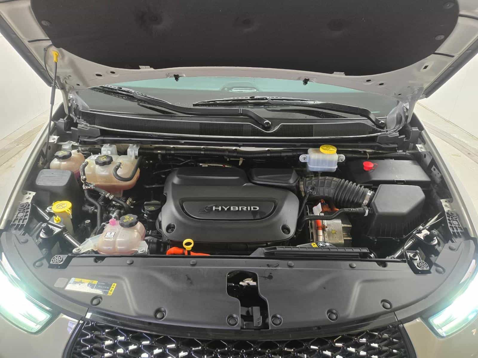 2021 Chrysler Pacifica Hybrid Touring - Image 8