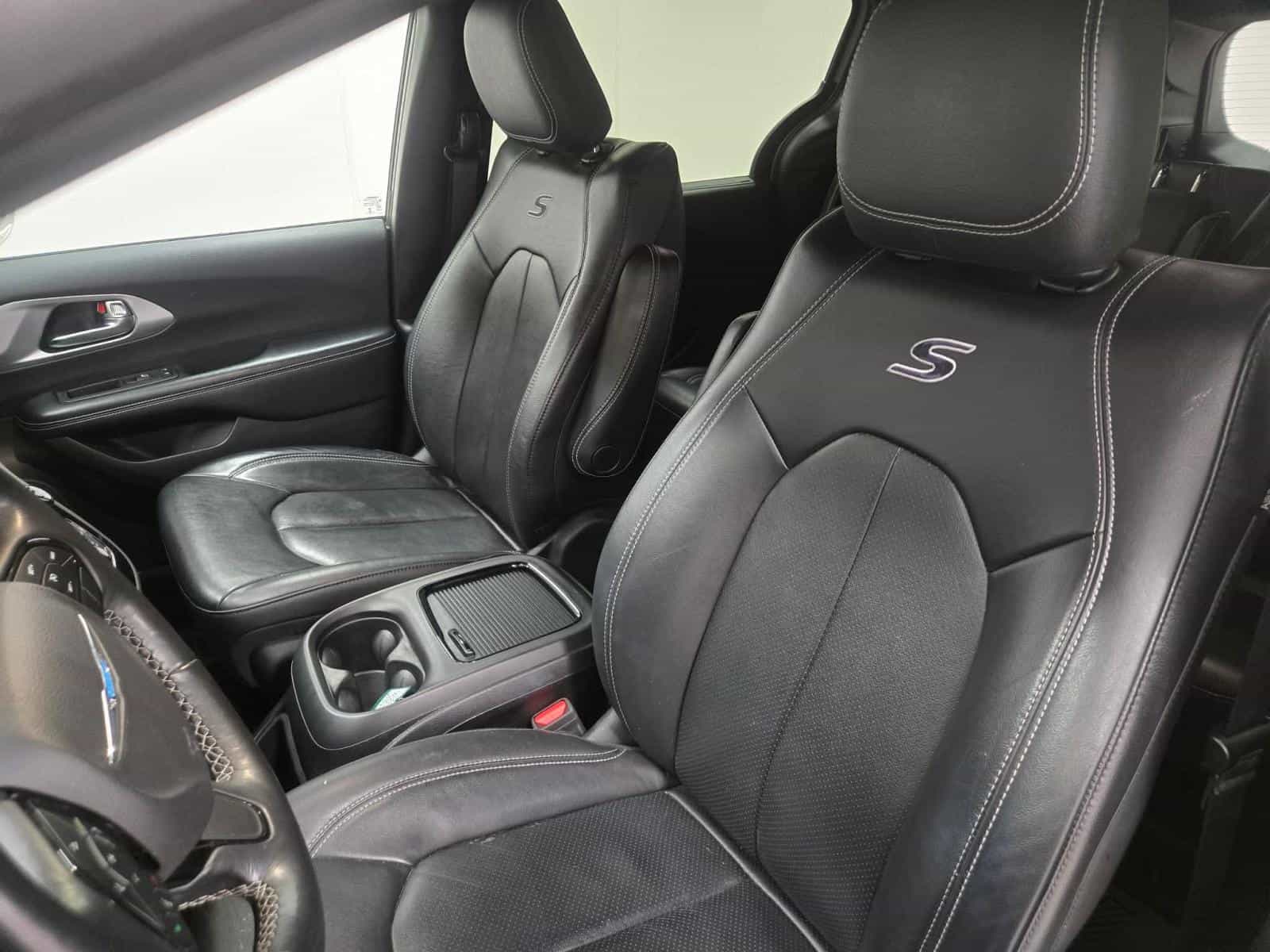 2021 Chrysler Pacifica Hybrid Touring - Image 12