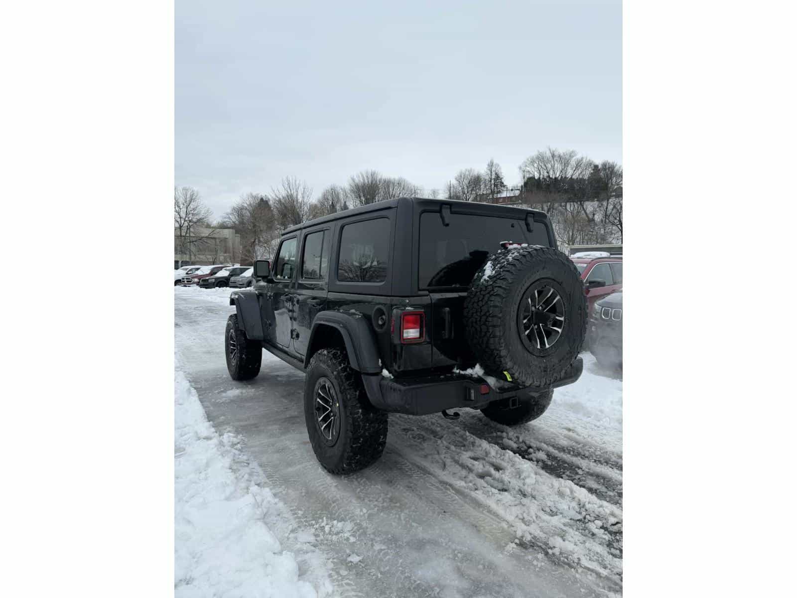 Image 4 Jeep Wrangler 4 Door Willys 2026