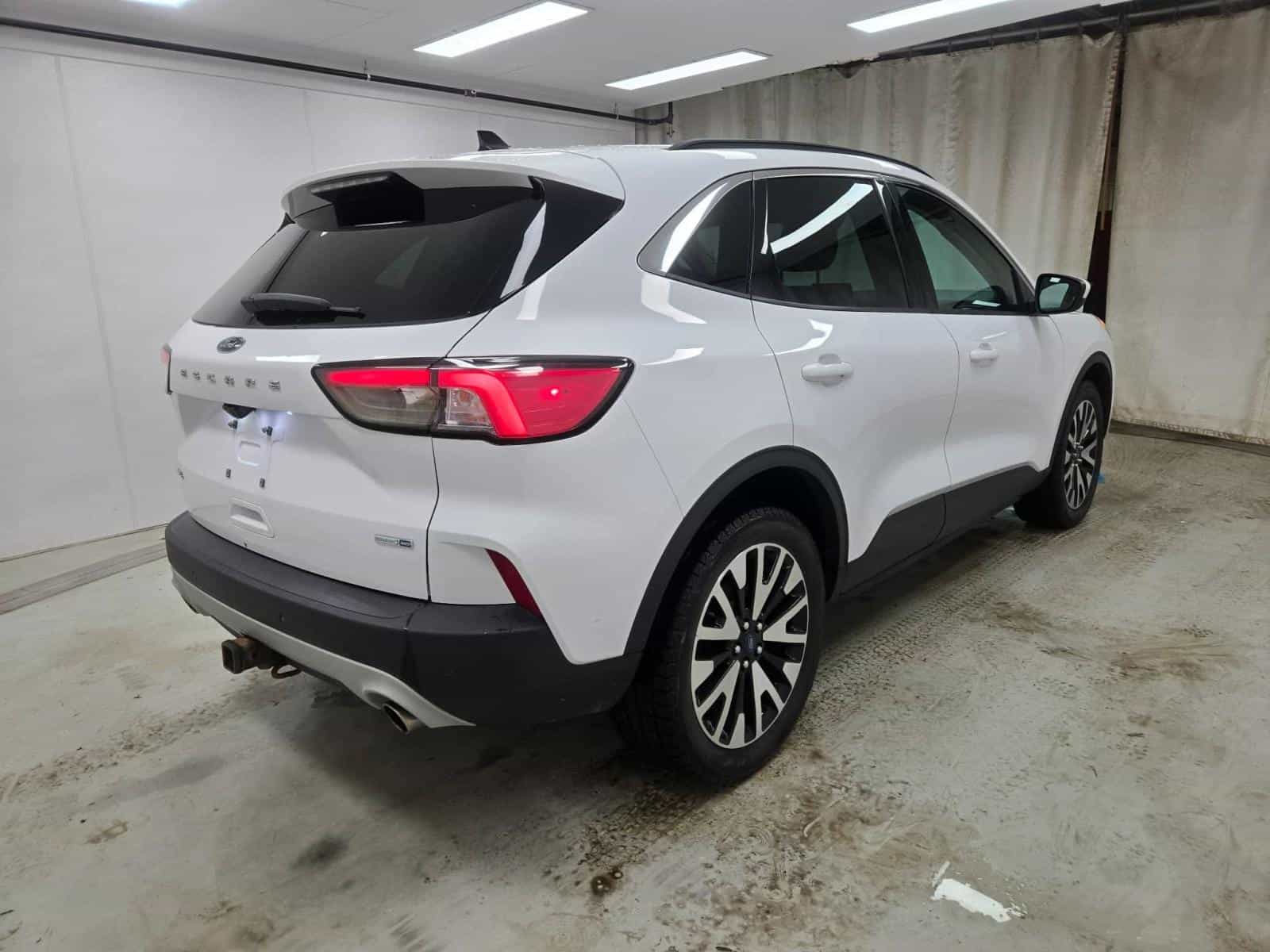 2020 Ford Escape SEL - Image 6