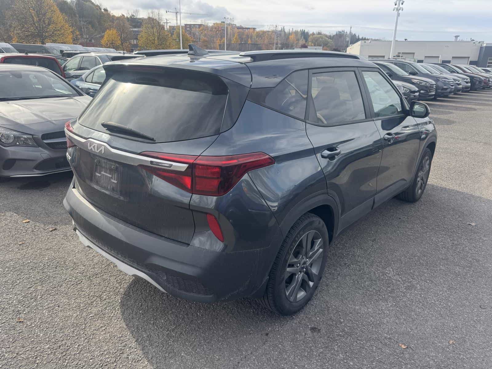 2022 Kia SELTOS LX - Image 3