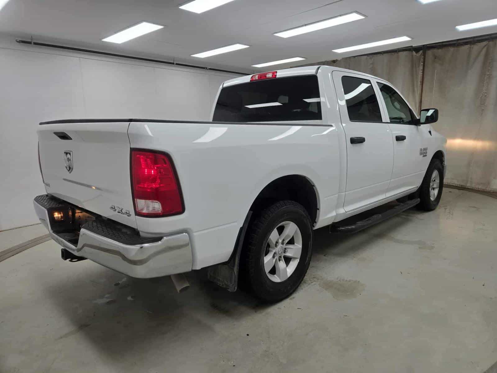 2022 RAM 1500 CLASSIC SLT SLT - Image 6
