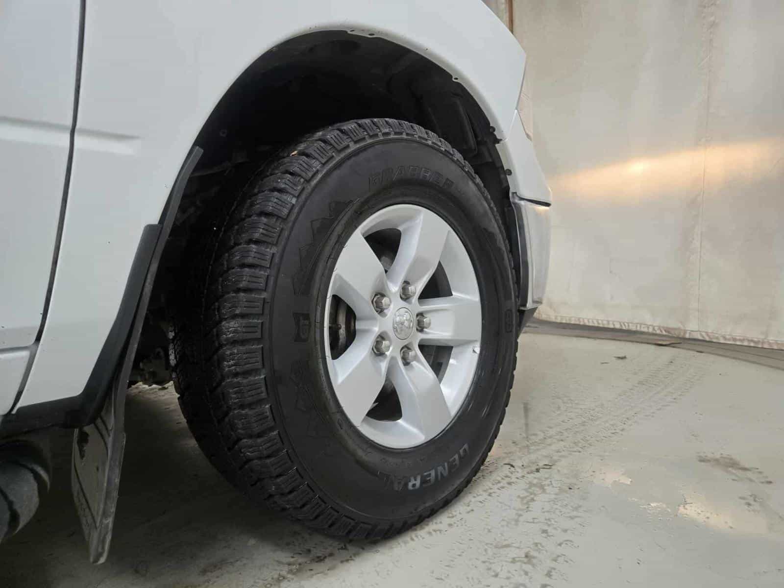 2022 RAM 1500 Classic SLT - Image 8