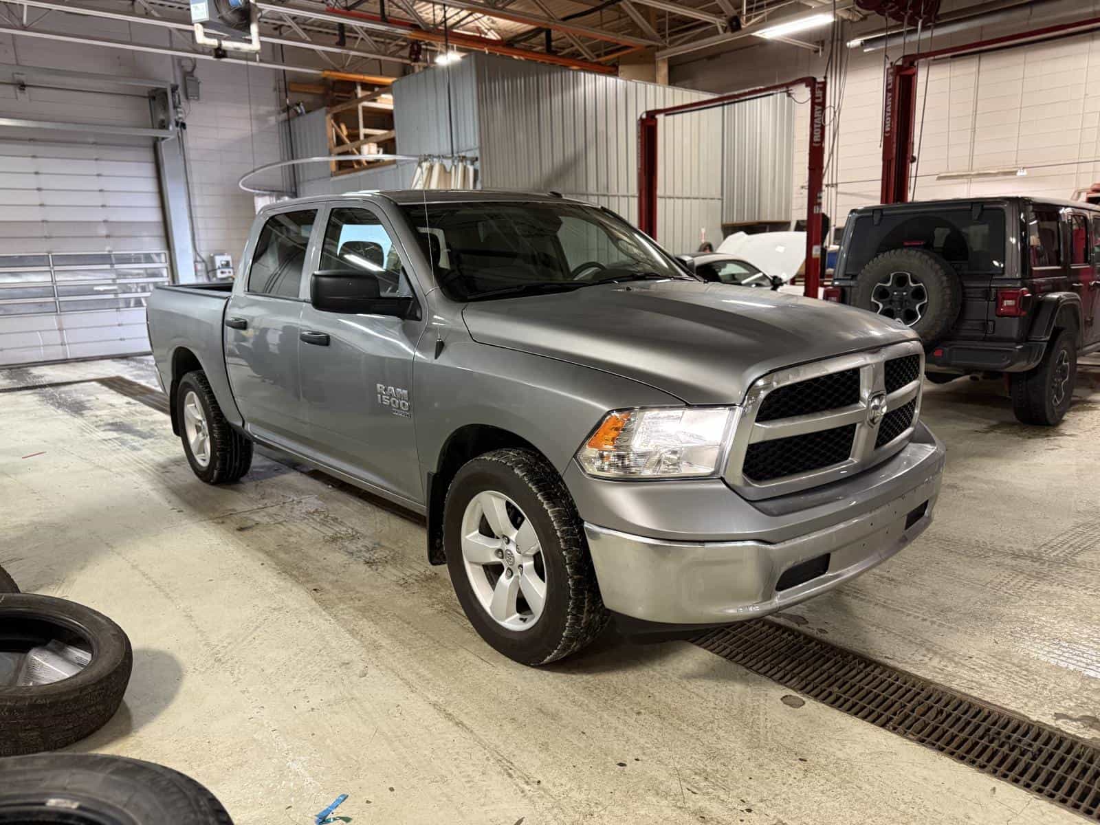 2023 RAM 1500 Classic SLT - Image 3