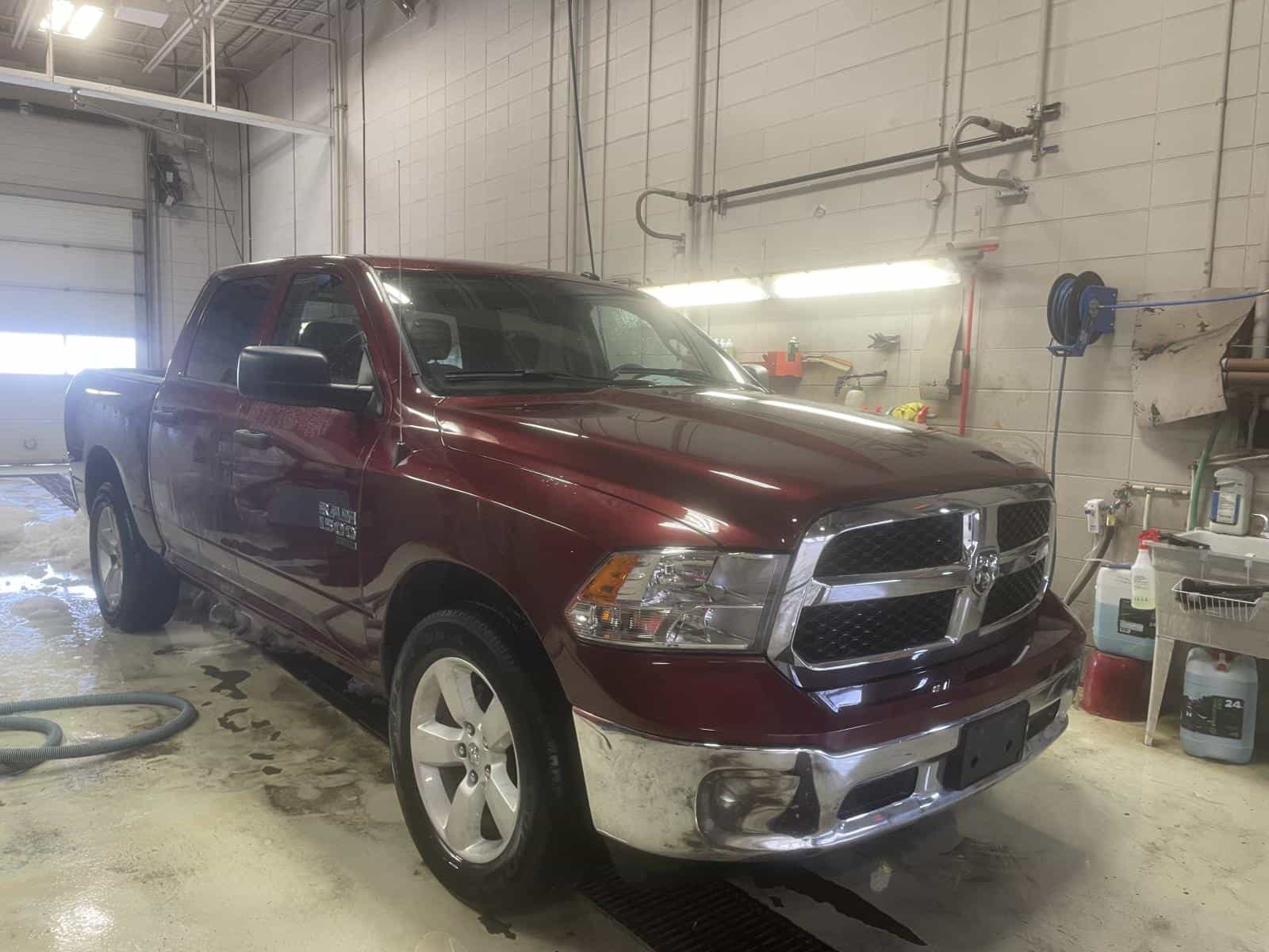 2023 RAM 1500 CLASSIC SLT SLT - Image 3